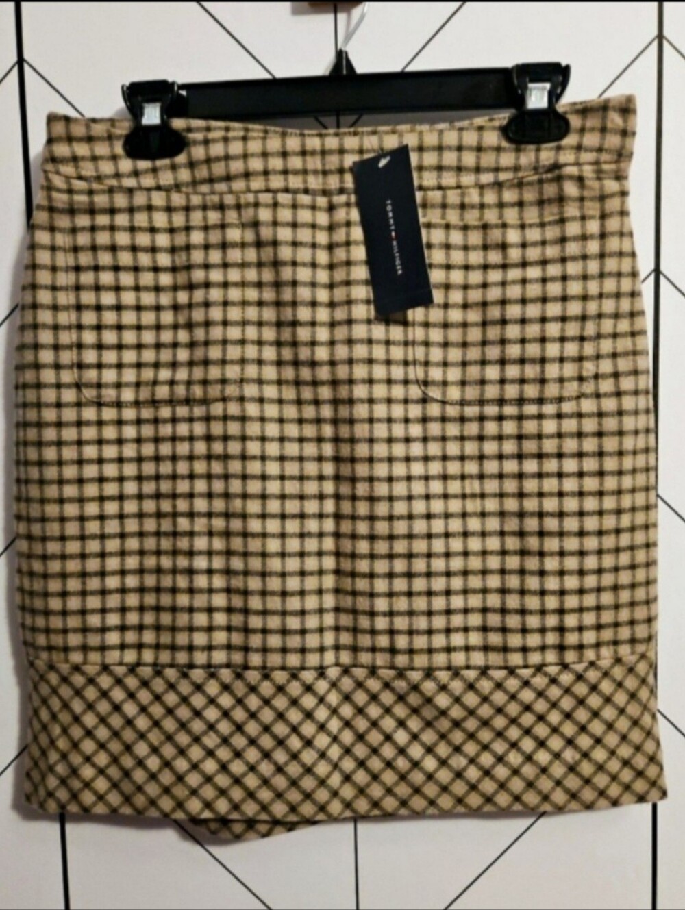 NWT Tommy Hilfiger Plaid Skirt, Size 6